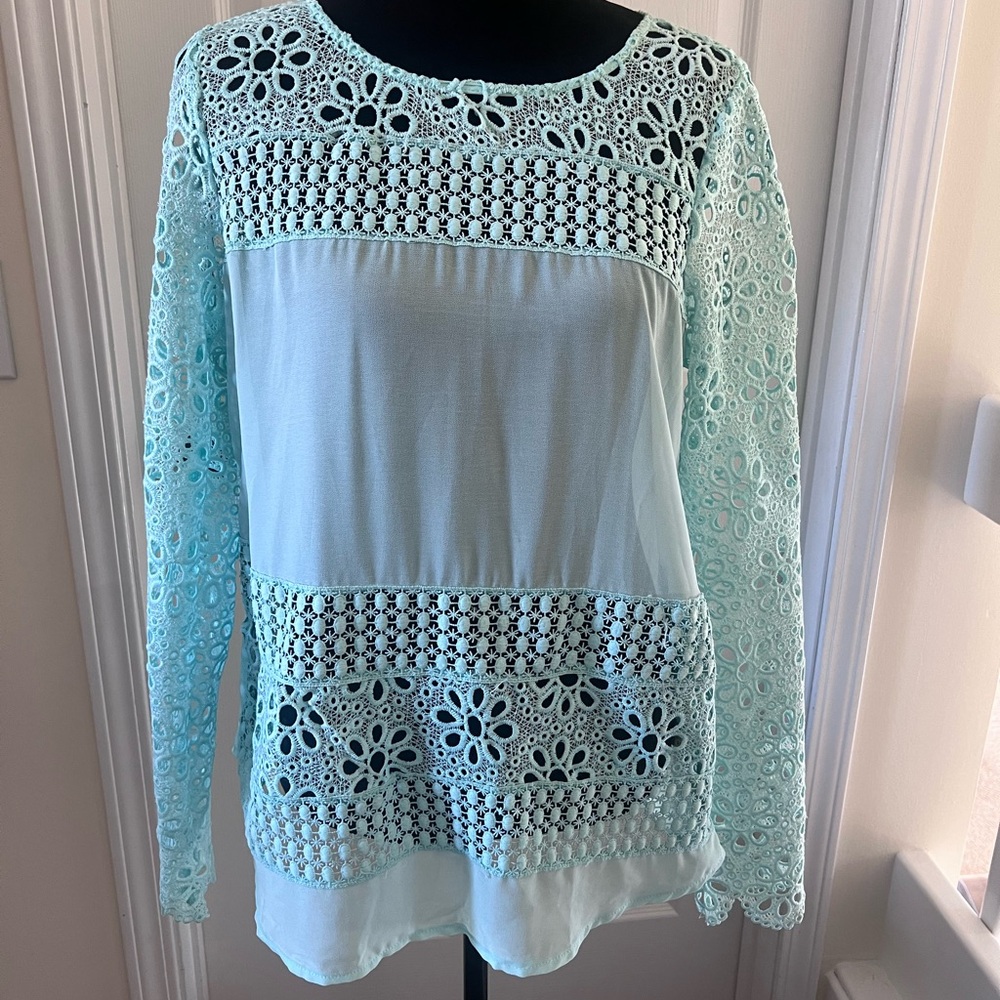 Double Zero Lace Aqua Top